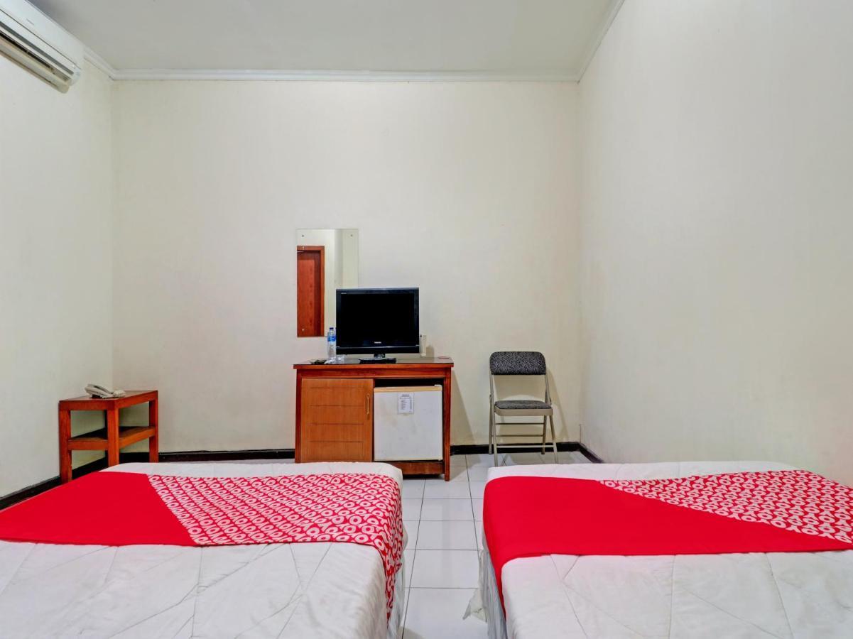 Capital O 90407 Wisma Bahtera Hotel Cirebon Extérieur photo